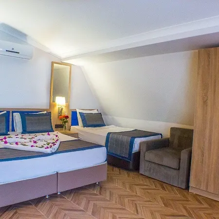 Relax Hotel 4*