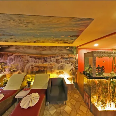 فندق Relax 4*